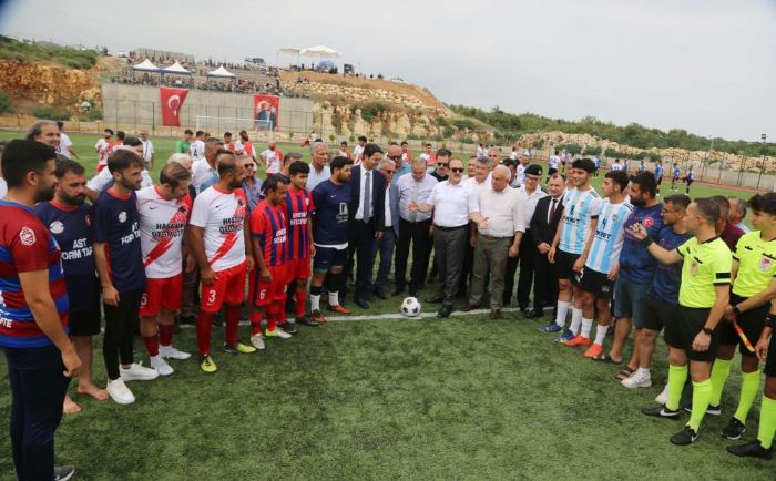 Erdemli’de kyler aras futbol heyecan balad