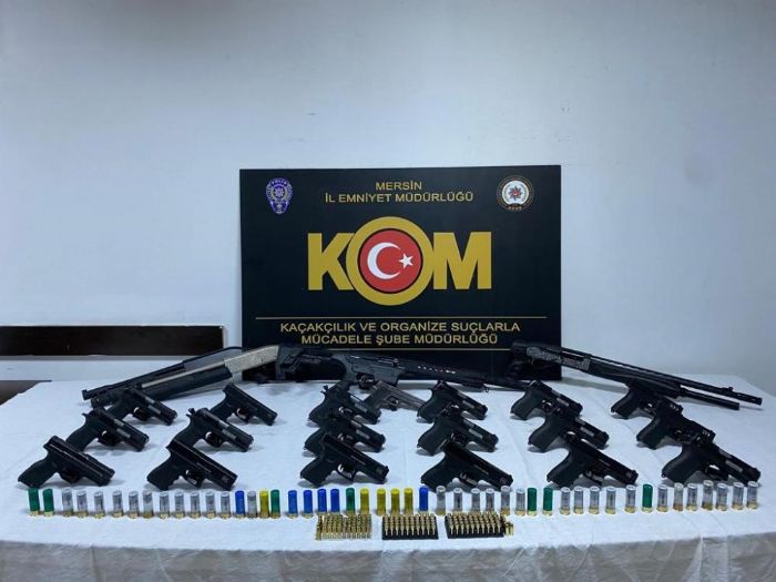 Mersin’de 23 ruhsatsz silah ele geirildi