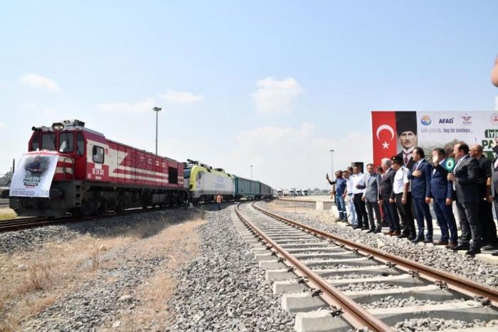 Pakistan’a iyilik treni Mersin’den uurland