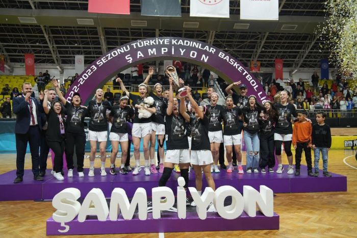 Tarsus Belediyesi Kadn Basketbol Takm ampiyon oldu