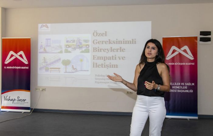 Bykehir Belediyesinden otobs ofrlerine ’empati’ eitimi