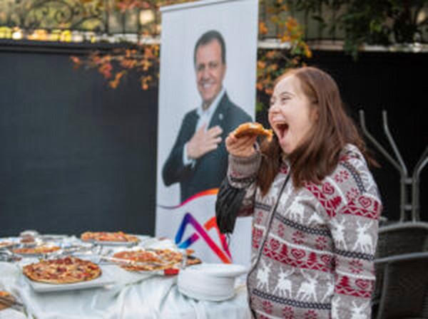 zel gereksinimli bireyler ilk kez pizza yapt