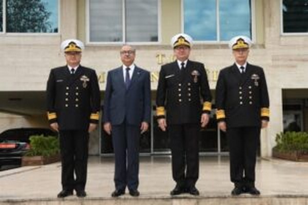 Deniz Kuvvetleri Komutan Oramiral zbal, Vali Su`yu ziyaret etti