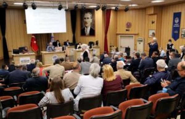 Akdeniz Belediyesinin borlanma talebi CHP ve HDP`li meclis yelerince reddedildi