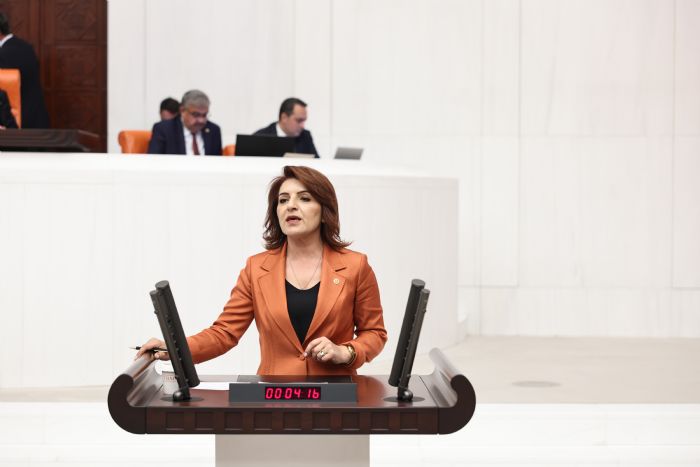 Bakan imek, o sorudan neden kat?