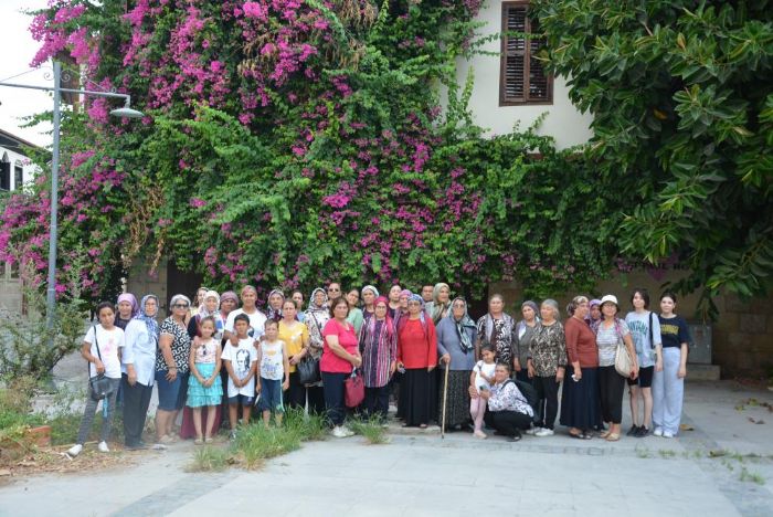 Köylü kadınlar, Tarsus’un tarihi mekanlarını gezdi