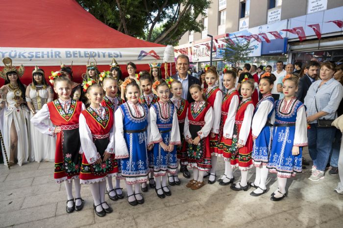 Tarsusu 3 gn boyunca festival cokusu saracak