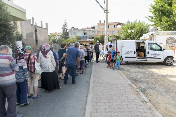 Mersinde yoksulluun fotoraf: Vatanda 6 TLlik yemek kuyruunda 