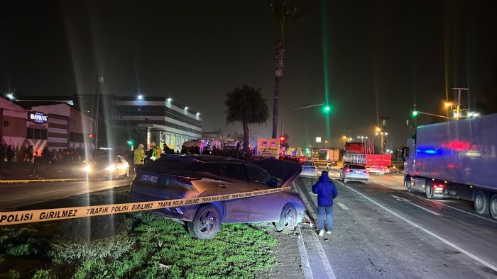 Katliam gibi kaza: 3 �l�, 3 yaral�