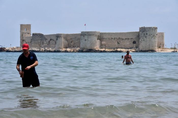 Mersin’de deniz suyu dzenli olarak kontrol ediliyor