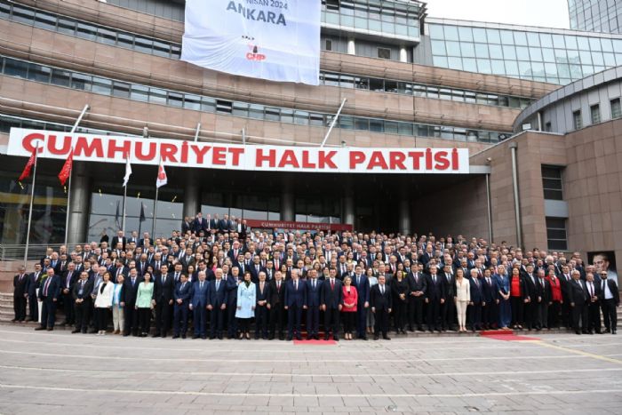 CHPli bakanlar ilk kez Ankarada bulutu