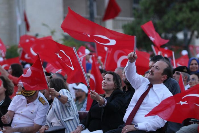 Mersinliler, 15 Temmuzun yl dnmnde meydanlara akn etti