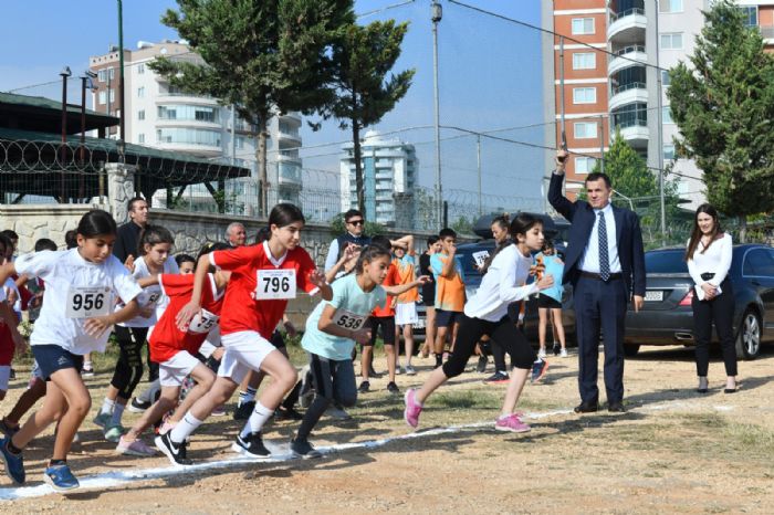 Yarnn umutlar, Yeniehirde Ata iin kotu