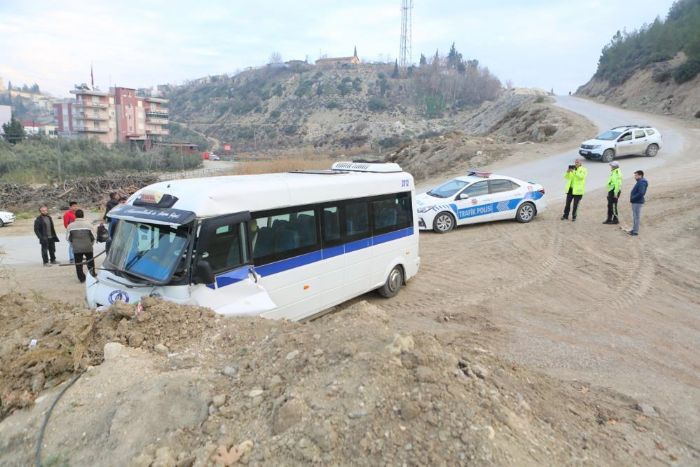 Freni boalan renci servisi toprak ynna arpt: 4 yaral