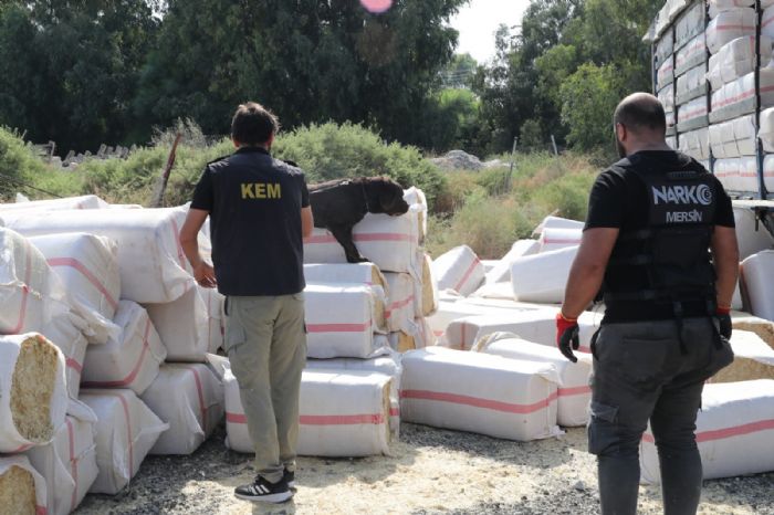 Mersinde 279 kilo esrar ele geirildi