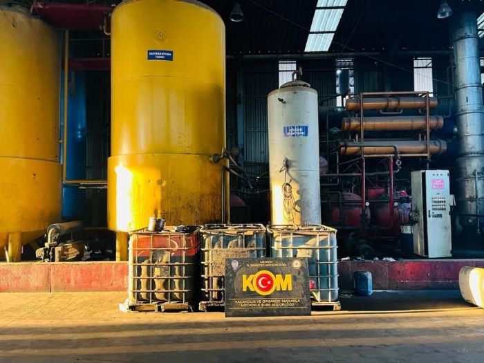 Mersin’de 30 bin litre kaak akaryakt ele geirildi