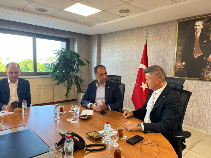D-400 Karayolu 8 erit olacak