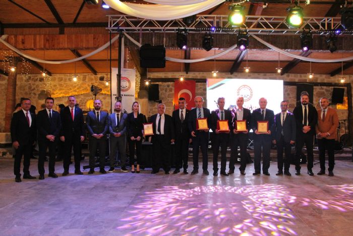 �zdemir: �Bizlere d��en g�rev, mesle�imizin onurunu ve ba��ms�zl���n� savunmakt�r�