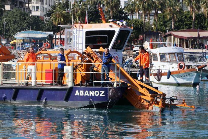 Akdeniz’in iki noktasndan 20 kamyon p kt