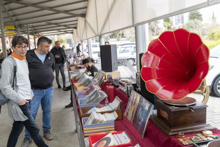 Mersin’de alan ’antika pazar’ ilgi gryor