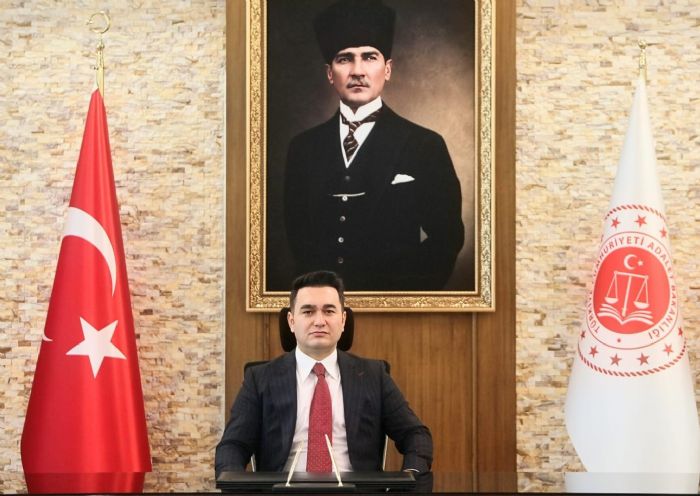 Ba�savc� Emre, g�revine ba�lad�