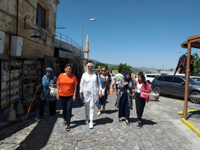 Akdeniz’den kadnlara Kapadokya gezisi