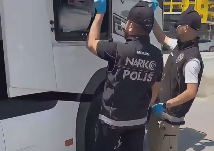 Uyuturucu operasyonu: 18 kilo kokain ele geirildi
